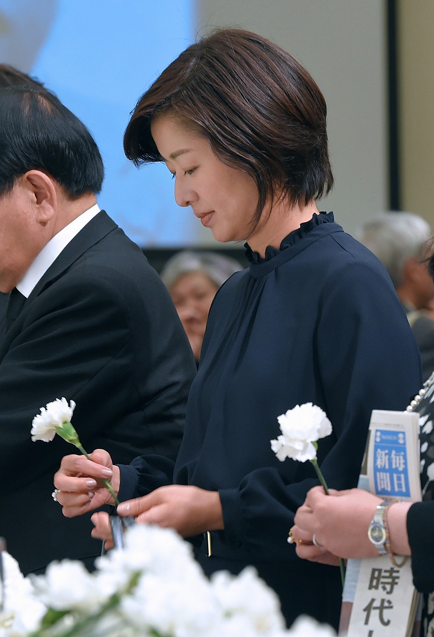 岸井成格さんお別れの会 東京 千代田区の如水会館で はじめてのお葬式ガイド