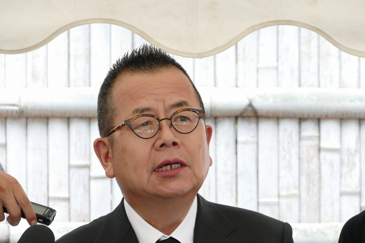 桂歌丸さんの告別式 横浜 妙蓮寺に2 500名もの参列者が最後のお別れに はじめてのお葬式ガイド 桂歌丸さんの告別式 横浜 妙蓮寺に2 500名もの参列者が最後のお別れに はじめてのお葬式ガイド