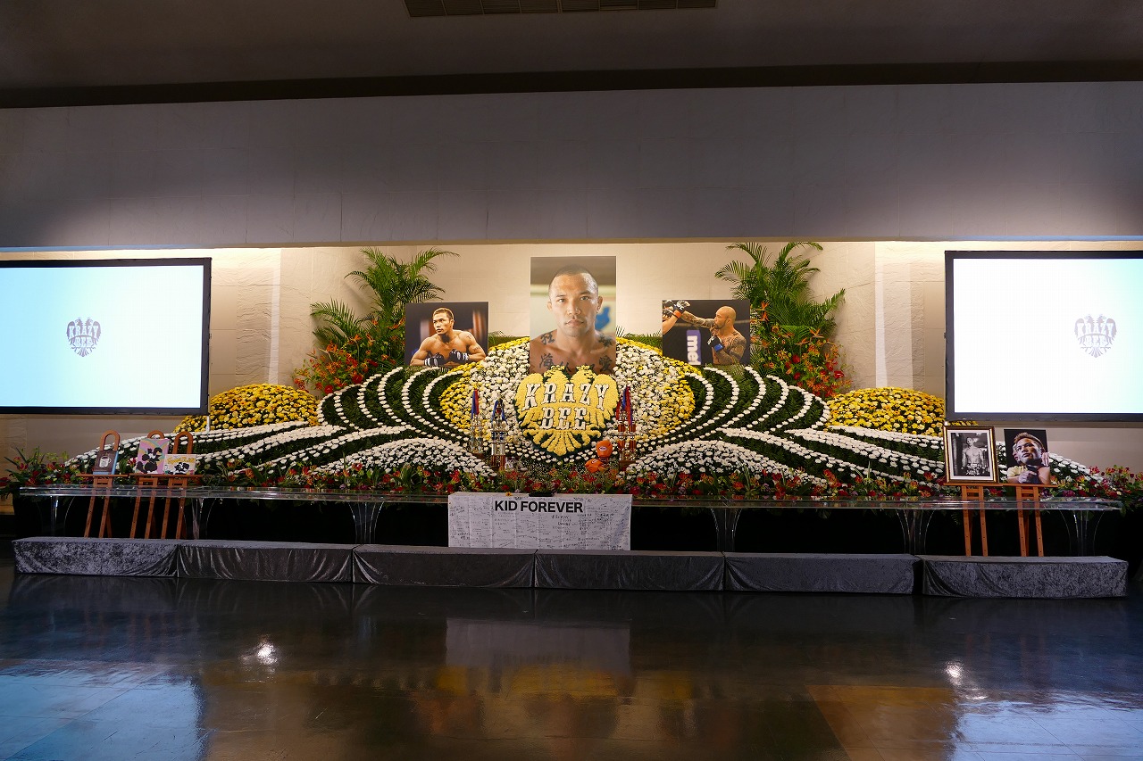 山本 Kid 徳郁さんのお別れの会 青山葬儀所の駐車場を埋めるスーパーカーで最後の花道 はじめてのお葬式ガイド 山本 Kid 徳郁さんのお別れの会 青山葬儀所の駐車場を埋めるスーパーカーで最後の花道 はじめてのお葬式ガイド