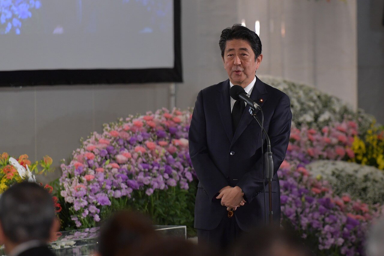 津川雅彦さん 朝丘雪路さんご夫婦の合同葬お別れの会 青山葬儀所で はじめてのお葬式ガイド 津川雅彦さん 朝丘雪路さんご夫婦の合同葬お別れの会 青山葬儀所で はじめてのお葬式ガイド
